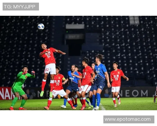 塔什干棉农与阿赫利的激烈对决展现足球魅力与团队精神 塔什干棉农与阿赫利的激烈对决展现足球魅力与团队精神